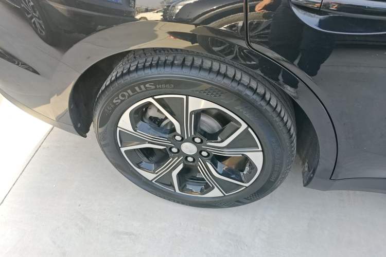 Used Hongqi E-QM5 2021 Charging Version Flagship Edition Exterior 5