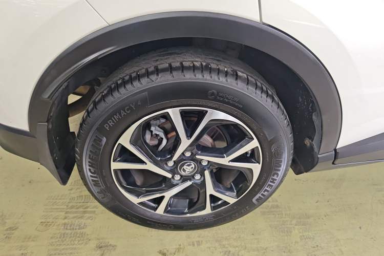Used Toyota C-HR 2018 2.0L Leading Edition China V-standard Exterior 5