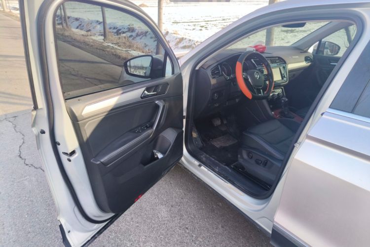 Used Volkswagen Tiguan L 2017 330TSI Automatic Two-Wheel Drive Luxury Edition Driver Seat