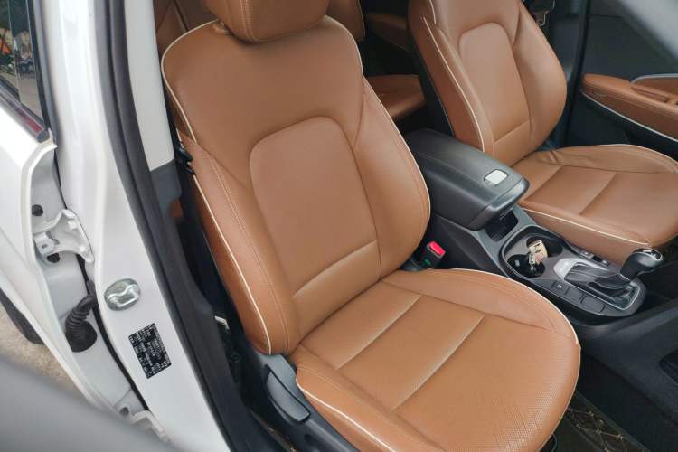 Used Hyundai Santa Fe 2017 2.0T Automatic All-Wheel Drive Smart 7-Seater
