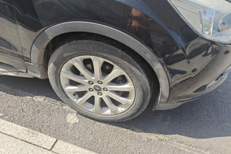 Used Ford Kuga 2015 1.5L GTDi Two-Wheel-Drive Comfort Model Right Front Wheel Hub