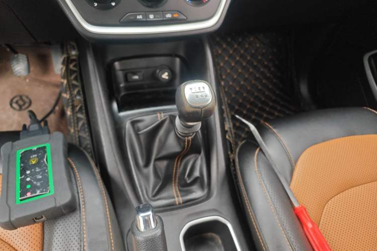 Used Wuling Hongguang S3 2018 1.5L Manual Comfort Model China V Standard