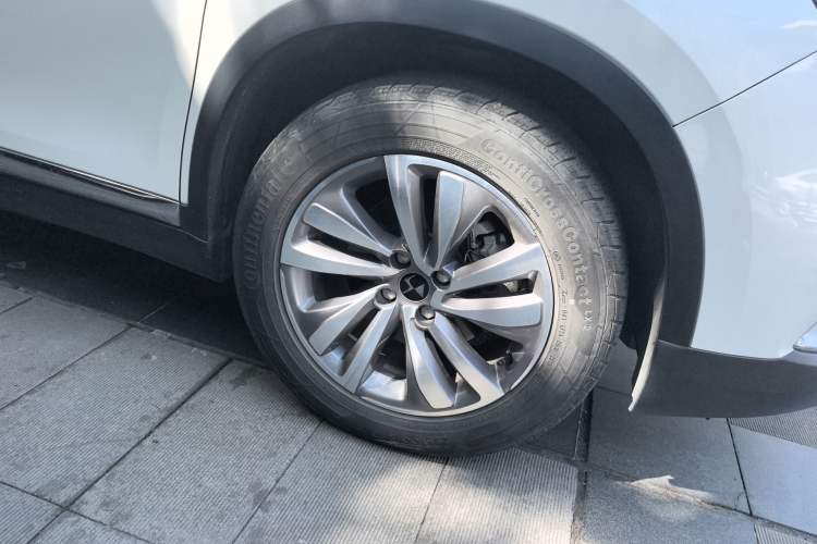 Used DS 6 2016 1.6T Luxury Edition THP160 Right Front Wheel Hub