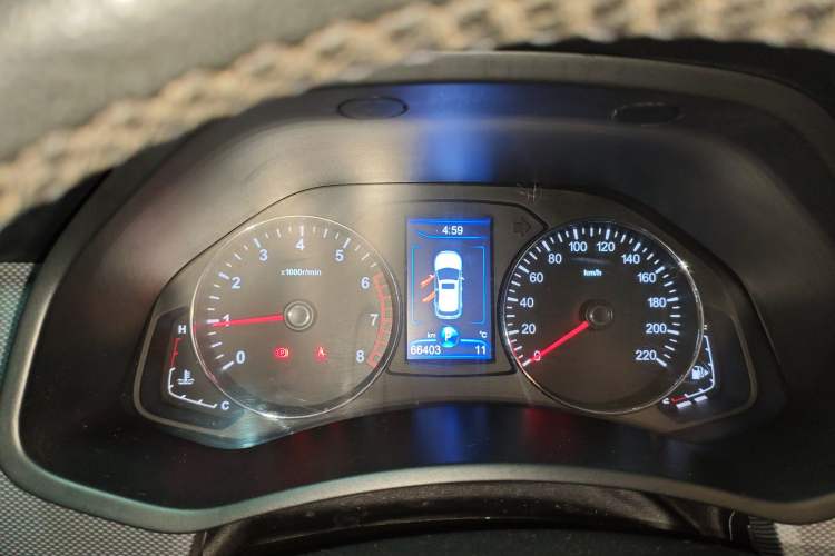 Used FAW Senya R7 2017 1.6L Automatic Smart Version