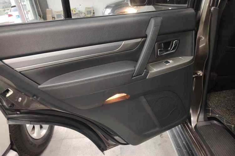 Used Mitsubishi Pajero 2014 3.0L Elite Edition
