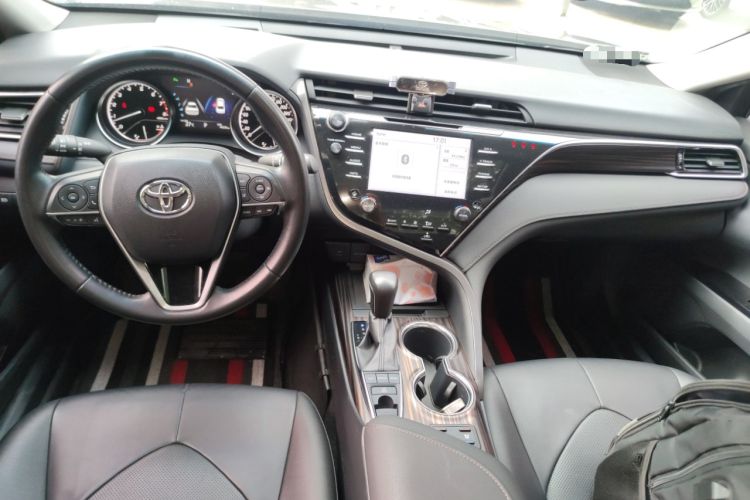 Used Toyota Camry 2018 2.5G Luxury Edition
