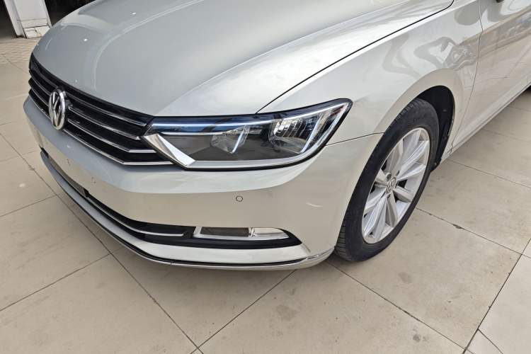 Used Volkswagen Magotan 2017 330TSI DSG Leading Model
