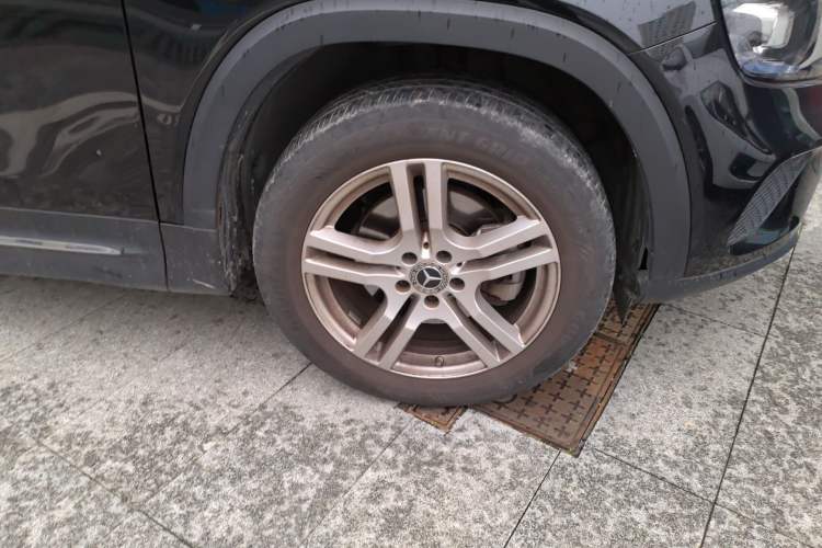 Used Mercedes-Benz GLB 2022 Second Facelift GLB 200 Dynamic Edition Right Front Wheel Hub