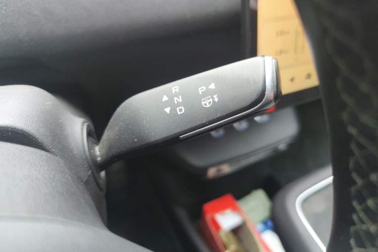 Used CHANGAN NEVO E07 2026 Model Pure Electric Four-Wheel Drive 90kWh Dacheng Edition Gear Lever