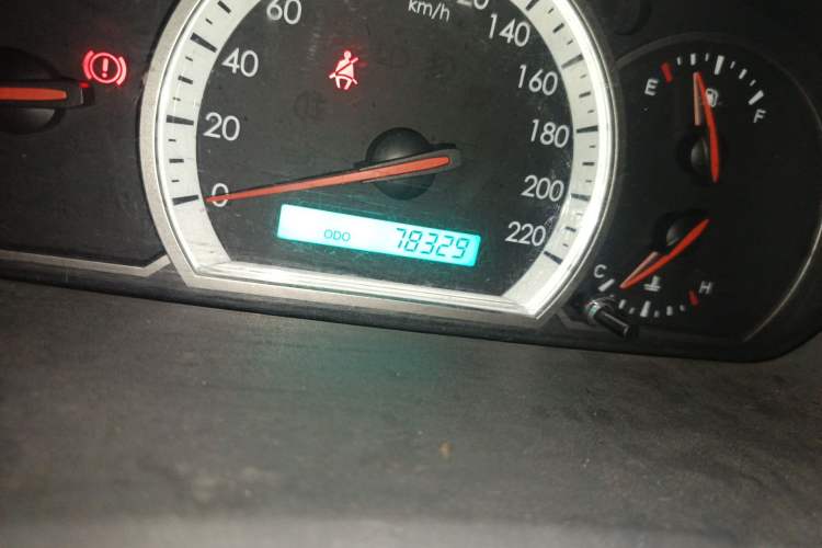 Used Chevrolet Epica 2013 1.8 SE Comfort Edition MT Odometer Close Up