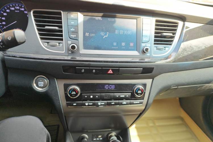 Used Hyundai Mistra 2016 1.8L Automatic Smart GLS Audio And AC Panel