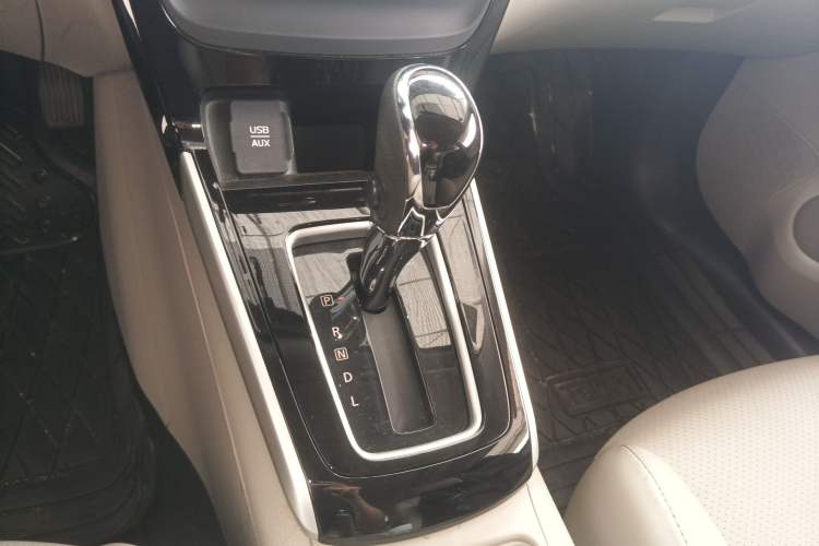 Used Nissan Sylphy 2016 1.6 XL CVT Luxury Edition Gear Lever
