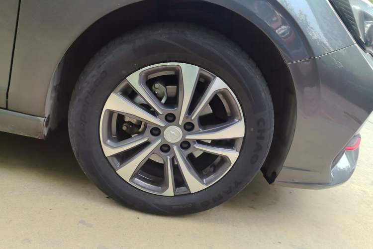 Used CHANGAN Eado 2022 PLUS Blue Whale NE 1.4T GDI DCT Prestige Edition Right Front Wheel Hub