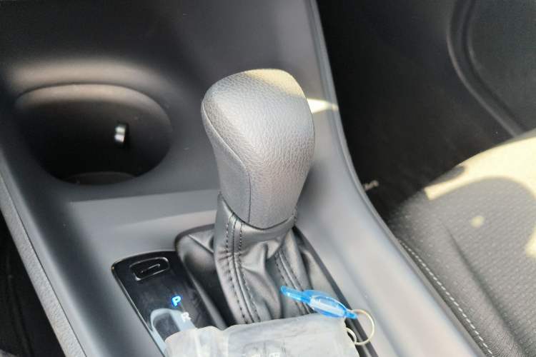 Used Toyota IZOA 2022 2.0L Yixing Version Gear Lever
