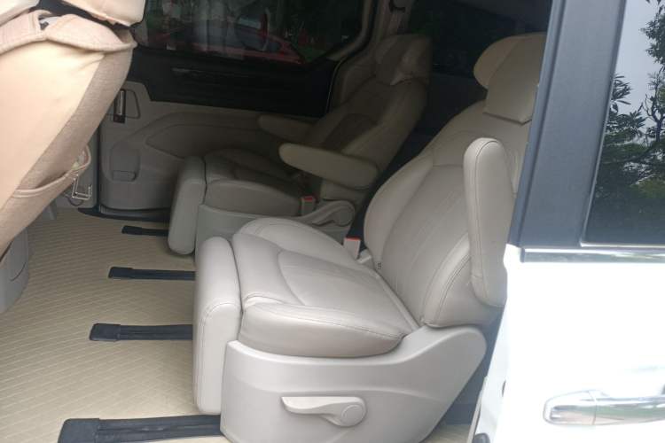 Used SAIC MAXUS G10 2016 1.9T Automatic Luxury Executive Edition Diesel China V Standard