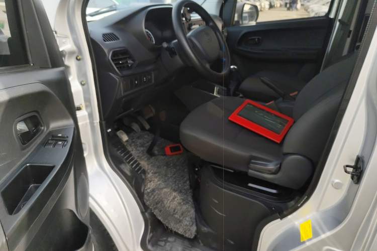 Used CHANGAN KAICHENG Ruixing M60 2023 1.5L GDI Comfort-Class Passenger Vehicle 6/7 Seats Driver Seat