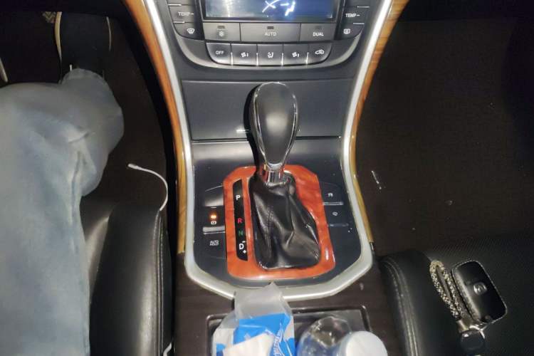 Used CHANGAN Raeton 2013 1.8T Automatic Flagship Model China IV Standard