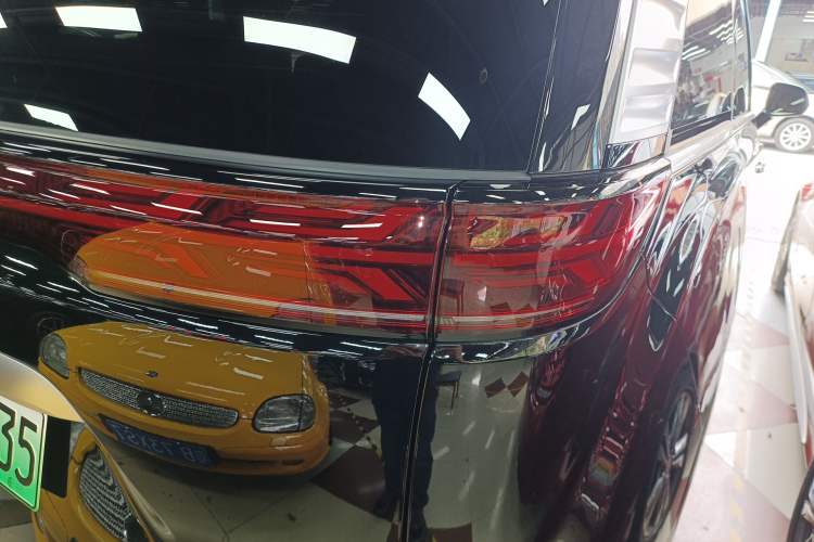 Used Denza D9 2025 DM-i Smart Drive 1020 Four-Wheel Drive Premium Model