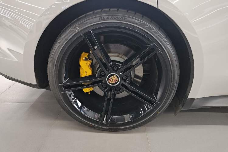 Used Porsche Taycan 2022 Taycan Right Rear Wheel Hub