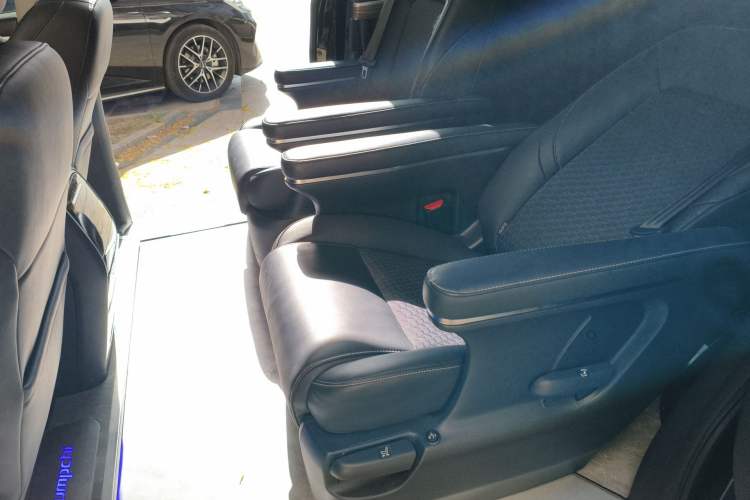 Used GAC Trumpchi M8 2023 Lingxiu Series 390T Luxury Edition Left Rear Seat