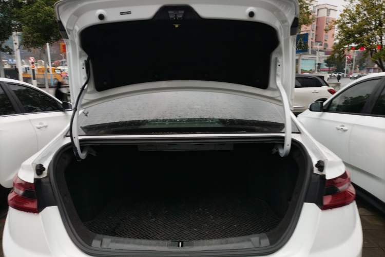 Used Livan Maple 60s 2022 Easy-Drive Version Lithium Iron Phosphate