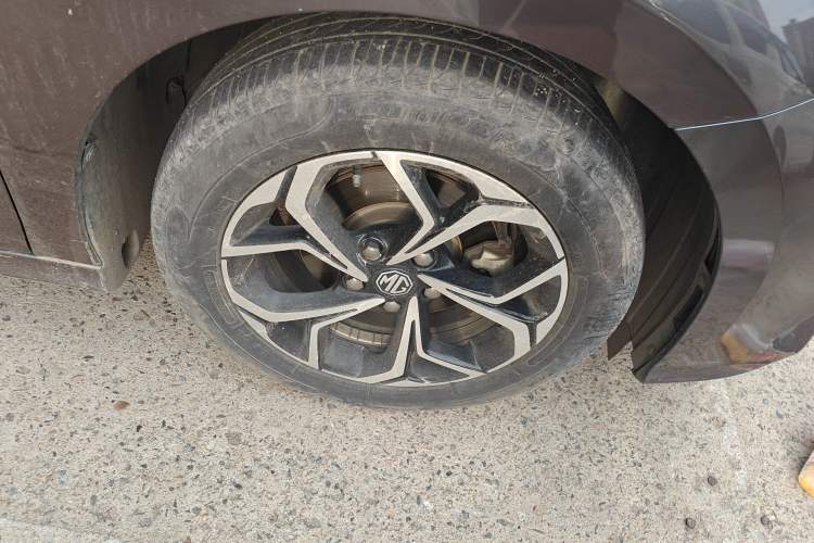 Used MG 5 2021 180 DVVT CVT Youth Luxury Edition Right Front Wheel Hub