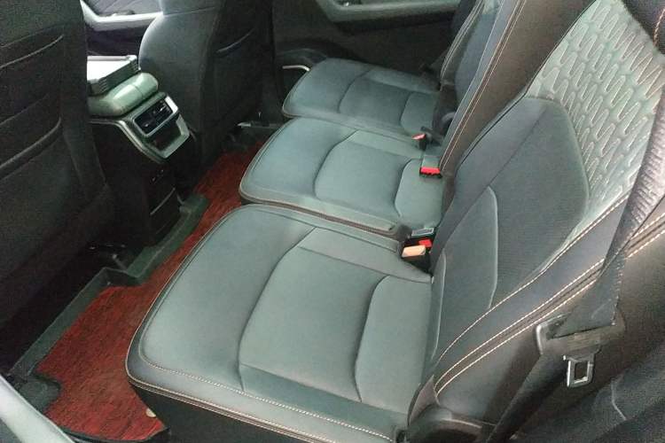 Used Geely Auto Haoyue L 2024 2.0T DCT Prestige Version Left Rear Seat