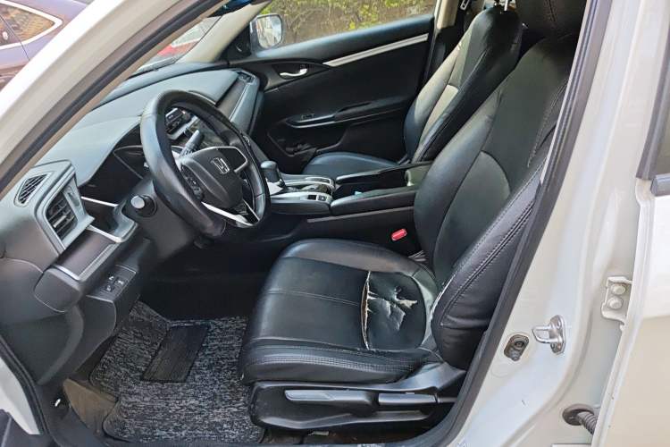 Used Honda Civic 2016 220TURBO CVT Luxury Edition
