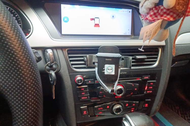 Used Audi A4L 2013 35 TFSI Automatic Standard Model Audio And AC Panel