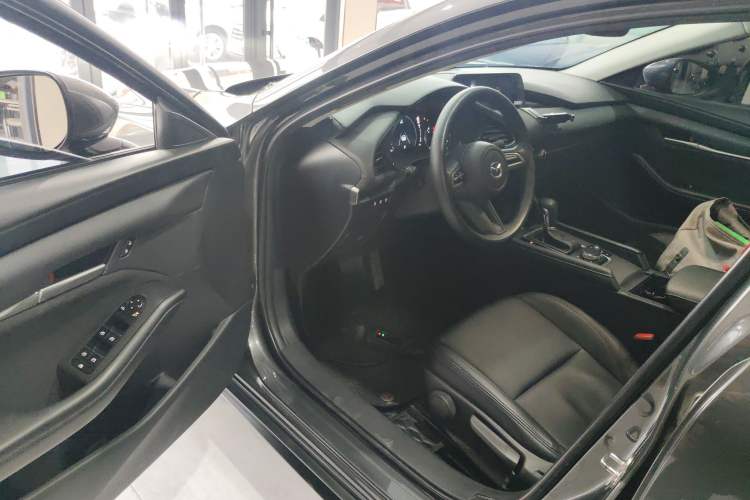 Used Mazda 3 Axela 2020 1.5L Automatic Zhiyue Sunroof Version Driver Seat