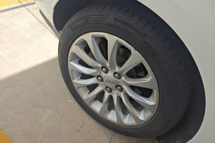 Used Cadillac XTS 2018 28T Tech Edition Right Rear Wheel Hub