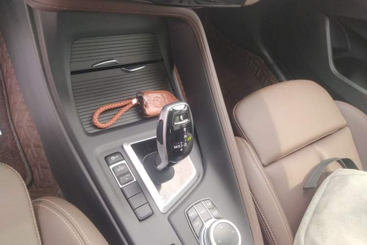 Used BMW X1 2021 sDrive25Li Leading Model Gear Lever