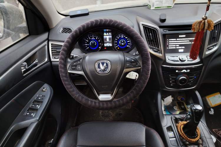 Used CHANGAN CS75 2014 2.0L Manual Luxury Version China IV Standard