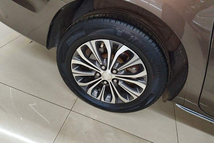 Used Buick GL8 2023 Land Executive Class 652T Luxury Model