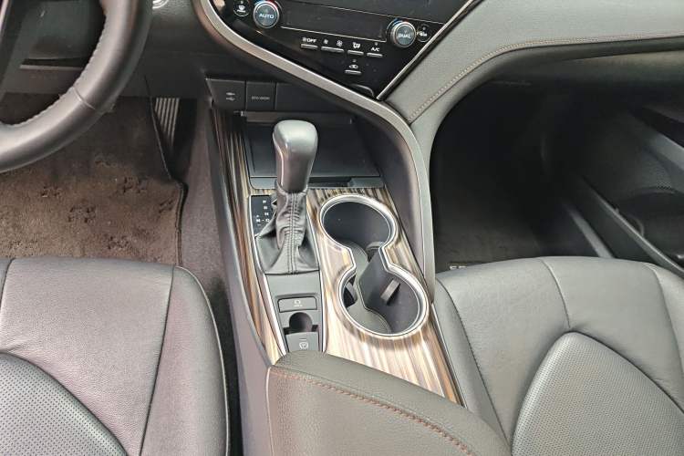 Used Toyota Camry 2019 Revised Version 2.0G Luxury Edition
