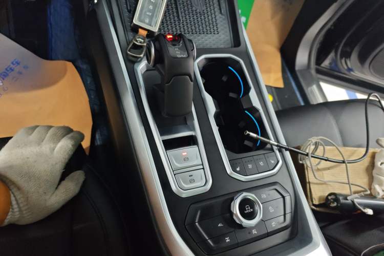 Used Tank 400 New Energy 2024 Hi4-T Off-Road Edition Gear Lever