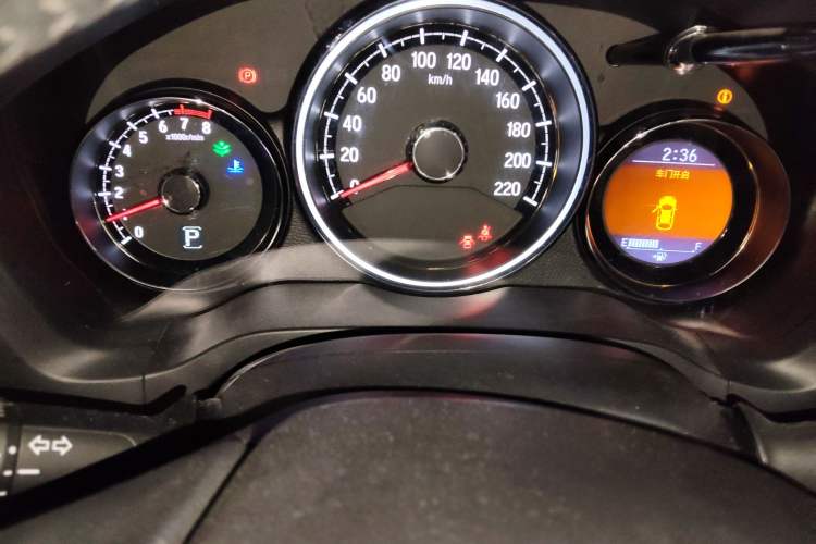 Used Honda XR-V 2015 1.8L VTi CVT Luxury Edition
