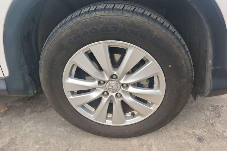 Used Honda CR-V 2015 2.0L two-wheel drive urban version Right Front Wheel Hub