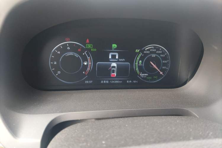 Used BYD Tang New Energy 2015 2.0T Four-Wheel-Drive Flagship Model
