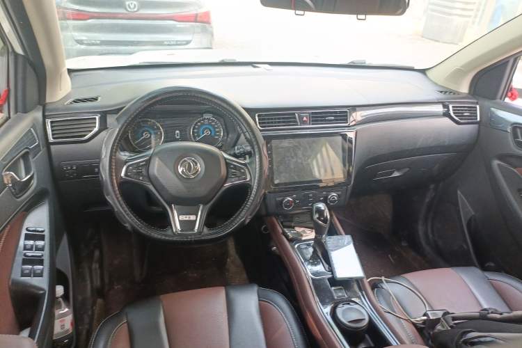 Used Dongfeng Fengon 580 2017 1.5T CVT Comfort Model Center Console