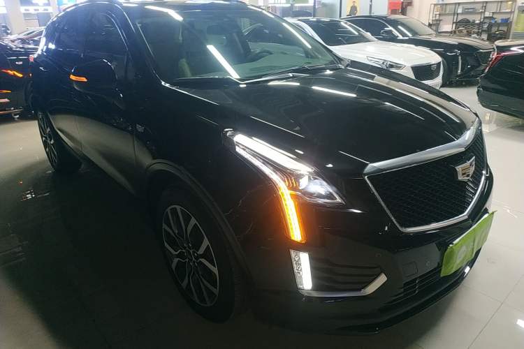 Used Cadillac XT5 2022 2.0T Four-Wheel Drive Luxury Version (Hummingbird Edition) Front Right 45 Deg