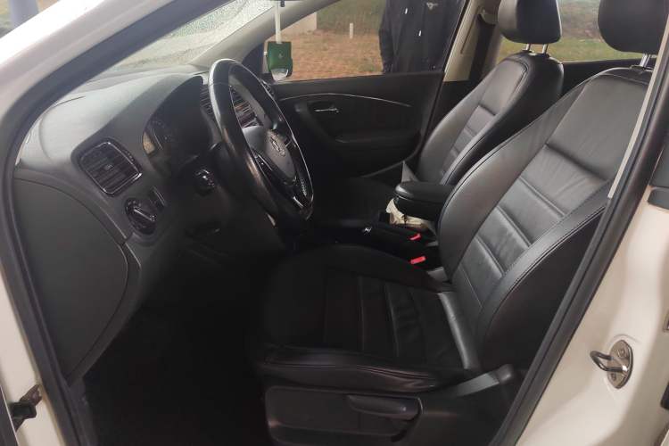 Used Volkswagen Polo 2014 1.6L Automatic Luxury Edition
