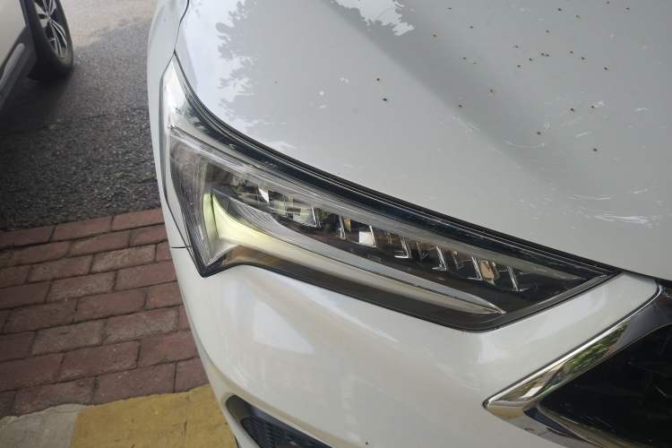 Used Acura CDX 2016 1.5T Four-Wheel Drive Luxury Edition Right Front Headlight