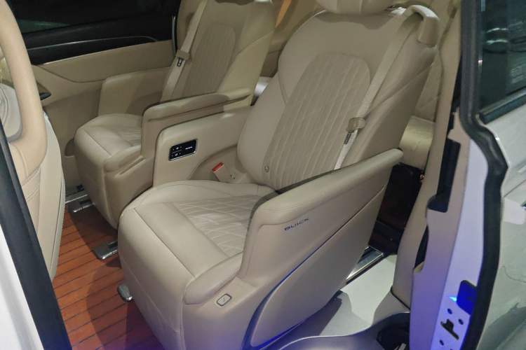 Used Buick GL8 2022 ES Land Cruiser 653T Luxury Model