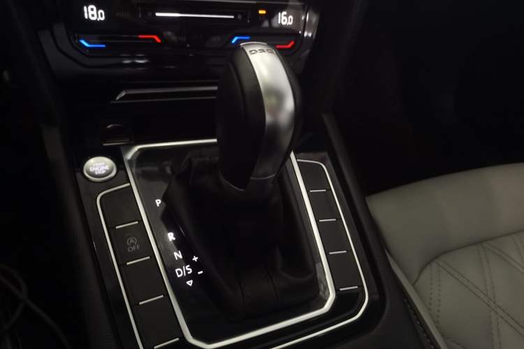 Used Volkswagen Magotan 2023 2 Million Units Limited Edition 280TSI DSG Leading Version