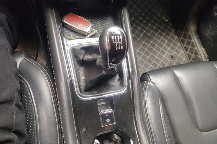 Used Dongfeng Fengon 580 2016 1.5T Manual Luxury Edition