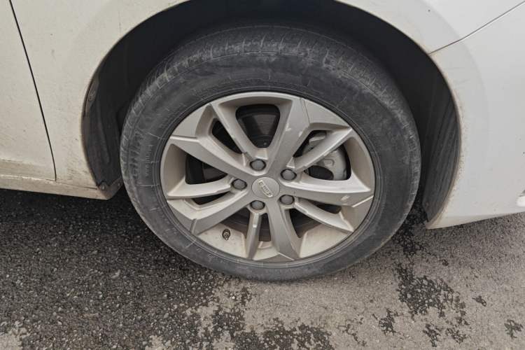 Used Geely Auto Emgrand GL 2020 1.4T CVT Luxury Model Right Front Wheel Hub