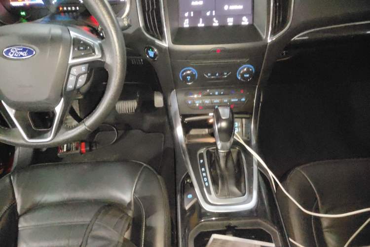 Used Ford Edge 2016 EcoBoost 245 Two-Wheel-Drive Titanium 7-Seater