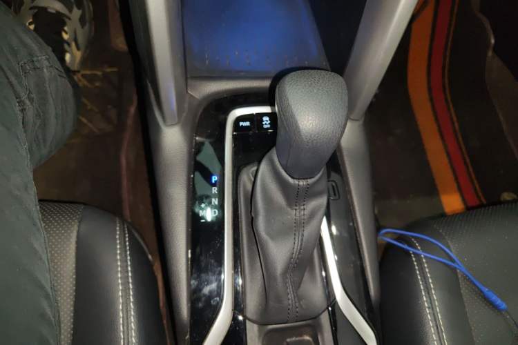 Used Toyota FRONTLANDER 2023 2.0L CVT Luxury Edition Gear Lever