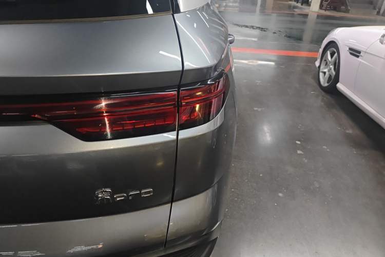 Used BYD Song Pro New Energy 2024 HONOR Edition DM-i 71KM Navigation Model
